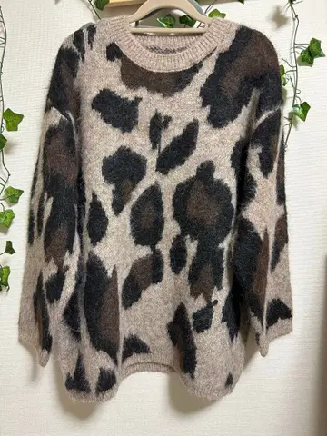 택 포함 새상품 레오파드 무늬 니트 오버 니트 풀오버 정가 8900