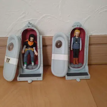 초레어 인조인간 17호 18호 피규어 세트