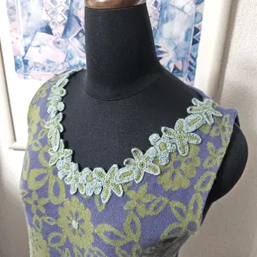 Sybilla 시빌라 니트 꽃 자수 모티브 보라색 스모키 블루 슬리브리스