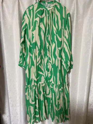 어반 리서치 Nature 모티브 티어드 원피스