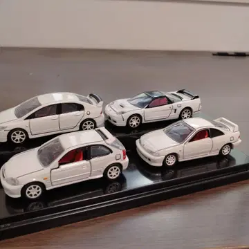 토미카 프리미엄 4대 세트 먹선 가공 완료