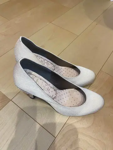 베이지 반짝이 펌프스 23.5cm 여성용 결혼식