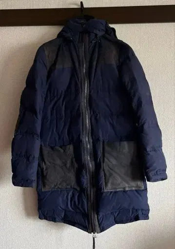 네이비 후드 부착 롱 다운 자켓