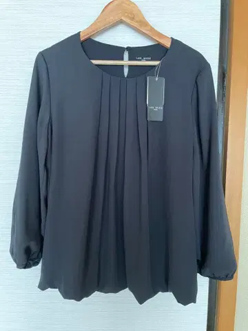 AOKI res mues femme 7부 소매 턱 디자인 블라우스