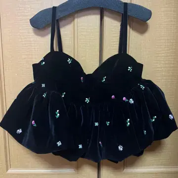 Bibiy. 비비 B. STARRY BUSTIER