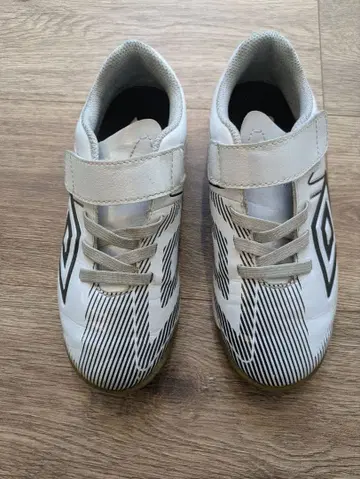 umbro 스트라이프 디자인 축구화