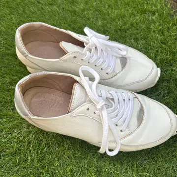 EMA 츠지노점 화이트 가죽 스니커즈