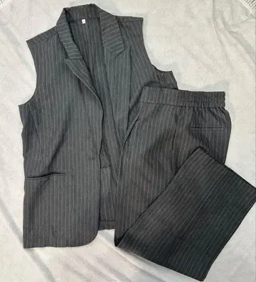 그레이 스트라이프 베스트 팬츠 셋업