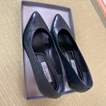 Rita Cat 블랙 크로커다일풍 펌프스 24cm