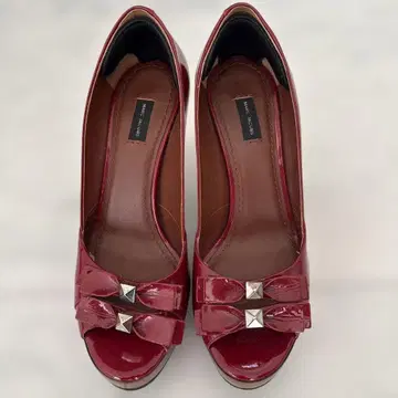 MARC JACOBS 에나멜 레드 펌프스