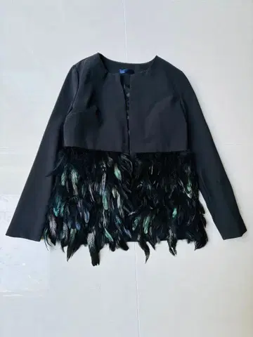 컨디션 최상 깃털 장식 노카라 블랙 코트 폴린 브로