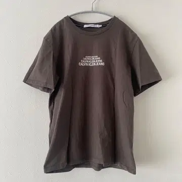 CALVIN KLEIN JEANS 다크 브라운 T셔츠 M