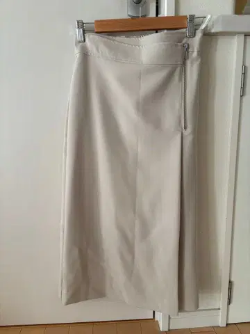 NATURAL BEAUTY BASIC 타이틀 스커트