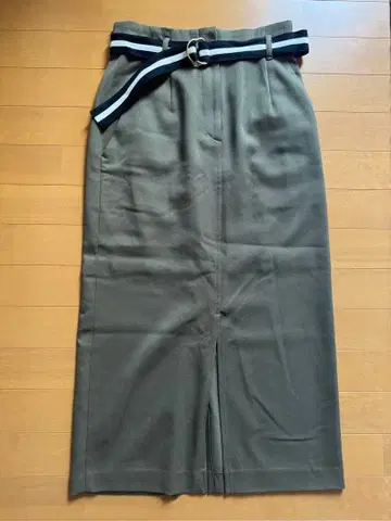 allureville 벨트 포함 슬릿 타이트 스커트