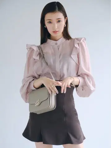 스탠드 카라 프릴 블라우스