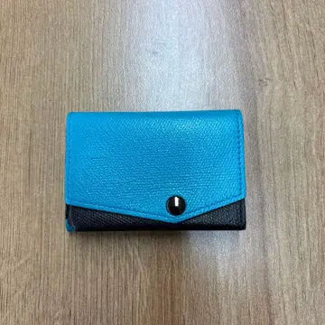 파랑과 검정의 3단 폴더형 지갑