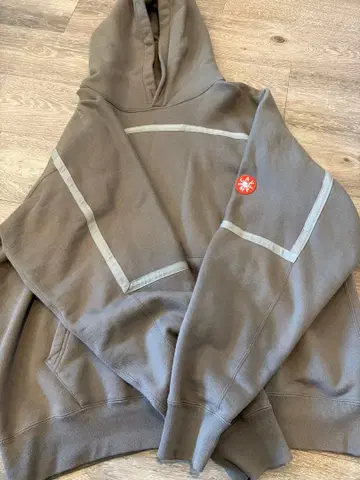 새상품급 정품 CAVEMPT C.E 후드티 XL