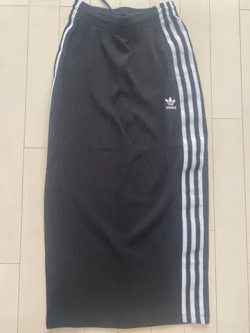 adidas 블랙 타이트 스커트 S