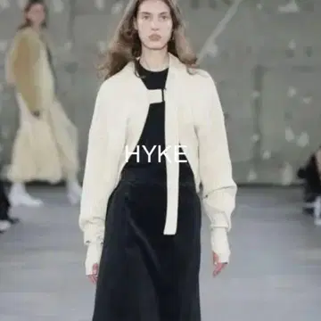 HYKE 울 니트 가디건 볼레로