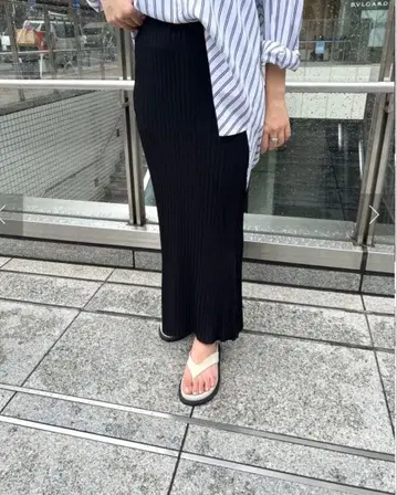 새상품 택 포함 [Whim Gazette] 니트 핏 스커트