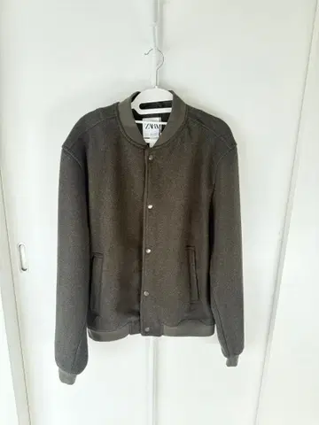 ZARA 카키 점퍼 L 사이즈