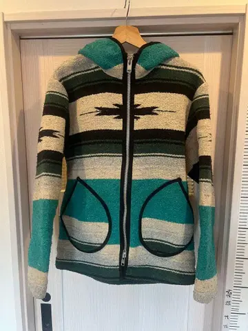 무초 부에노 후드 부착 자켓 아우터