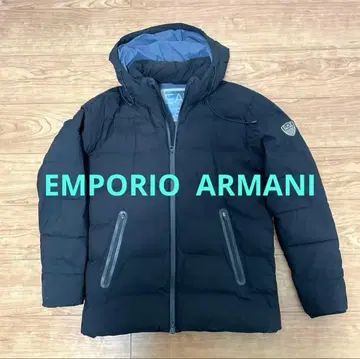 EMPORIO ARMANI EA7 블랙 다운 자켓