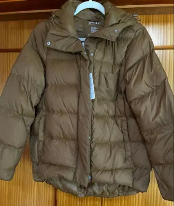 OMNES 카멜색 후드 부착 다운 자켓 rerere 레레레