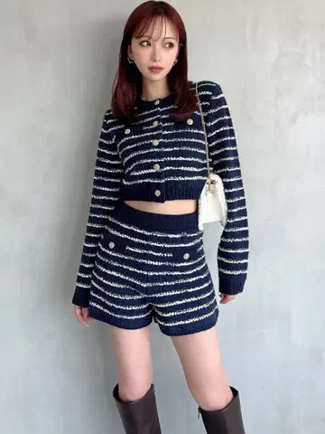 네이비와 화이트 스트라이프 셋업