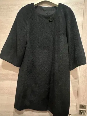 꼼사데모드 블랙 하프 코트 7부 소매