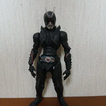 가면라이더 블랙 선 액션 피규어