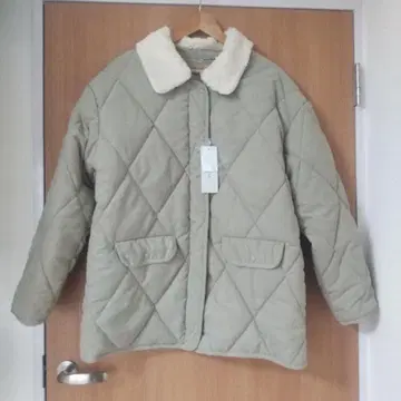 루즈한 사이즈 베이지 패딩 자켓 택 포함 새상품