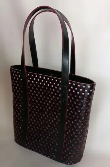 agnes b. BOYAGE 블랙과 빨간색 컷워크 토트백