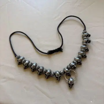 hide 모델 네크로맨스 목걸이