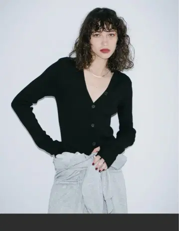 HANNE 프론트 버튼 V넥 리브 니트 택 포함 새상품