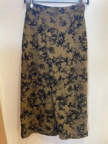 LUCA 카키 블랙 플라워 무늬 롱 스커트