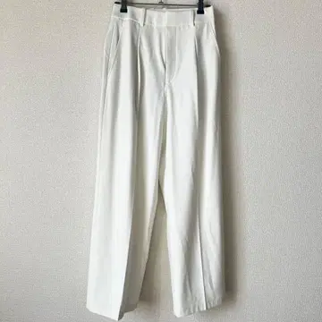 새상품급 UNIQLO 와이드 턱 팬츠 화이트 XS
