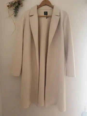 ZARA 베이지 체스터 코트