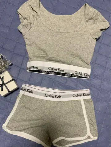 Calvin Klein 그레이 셋업 S 사이즈