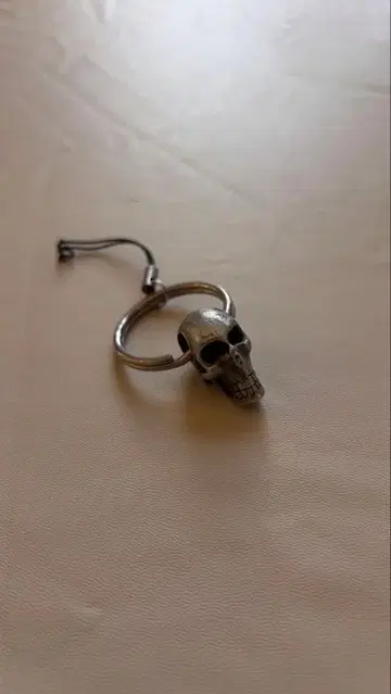 네크로맨스 스컬 키링