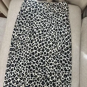 투모로우랜드 맥피 레오파드 스커트