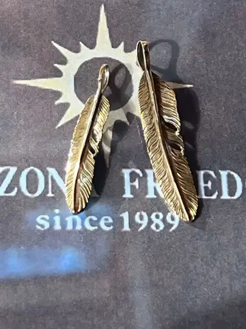 애리조나 프리덤 전금 페더 목걸이 탑