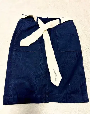 J.W.Brine 네이비 미디 기장 스커트