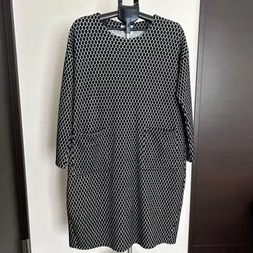 cawaii 블랙과 화이트 도트 무늬 긴팔 원피스