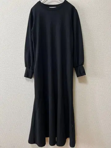 SONNY LABEL URBAN RESECH 머메이드 라인 컷 원피스