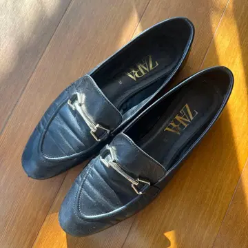 ZARA 블랙 로퍼 38