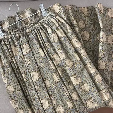 윌리엄 모리스 롱 스커트