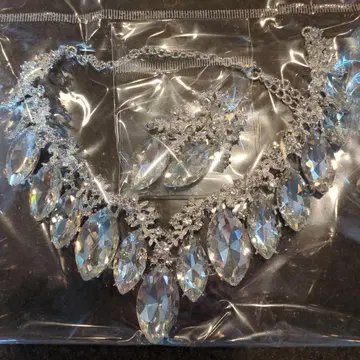 크리스탈 장식 목걸이 & 귀걸이 세트