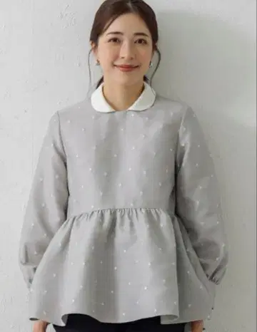 SONO 허밍 도트 페플럼 블라우스 그레이