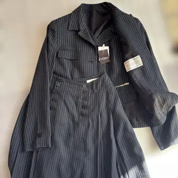 Lois CRAYON 블랙 스트라이프 비즈니스 정장 3세트